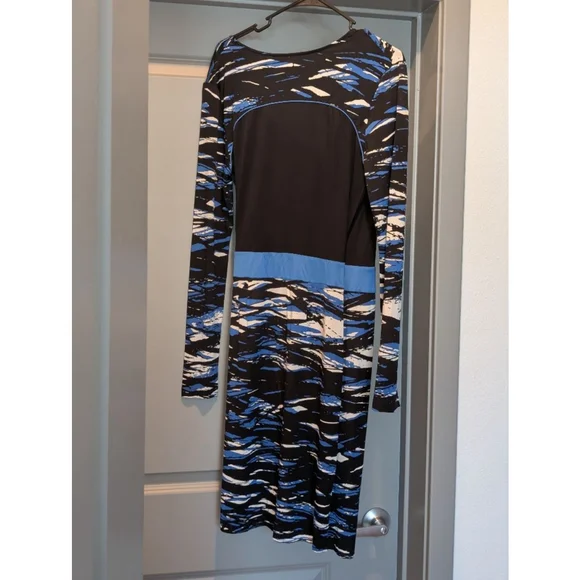 Women's BCBGMAXAZRIA Dress Size M Black Blue Long Sleeve - Picture 9 of 10